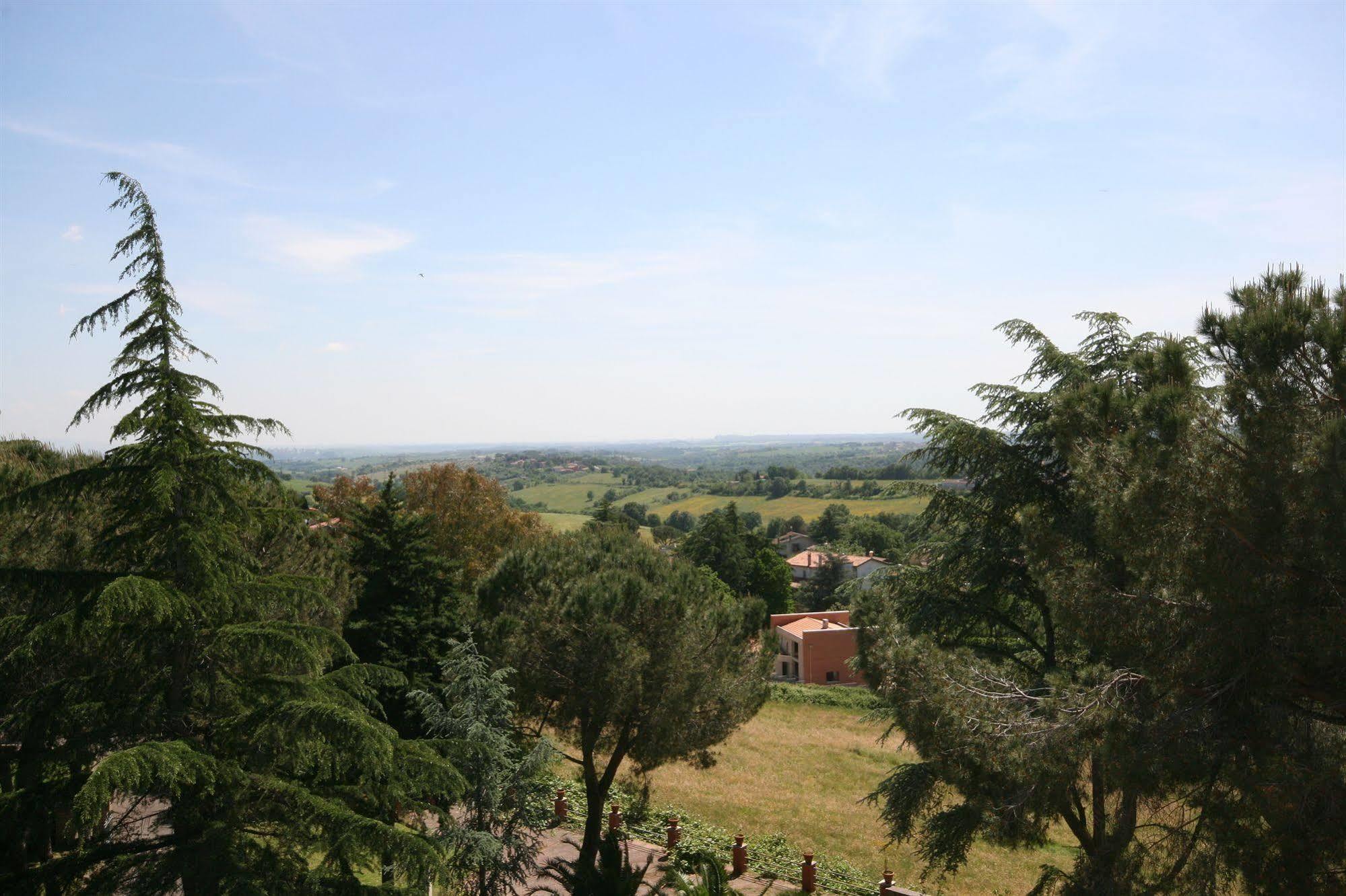 Parco Santa Rita Hotel Sacrofano Exterior photo