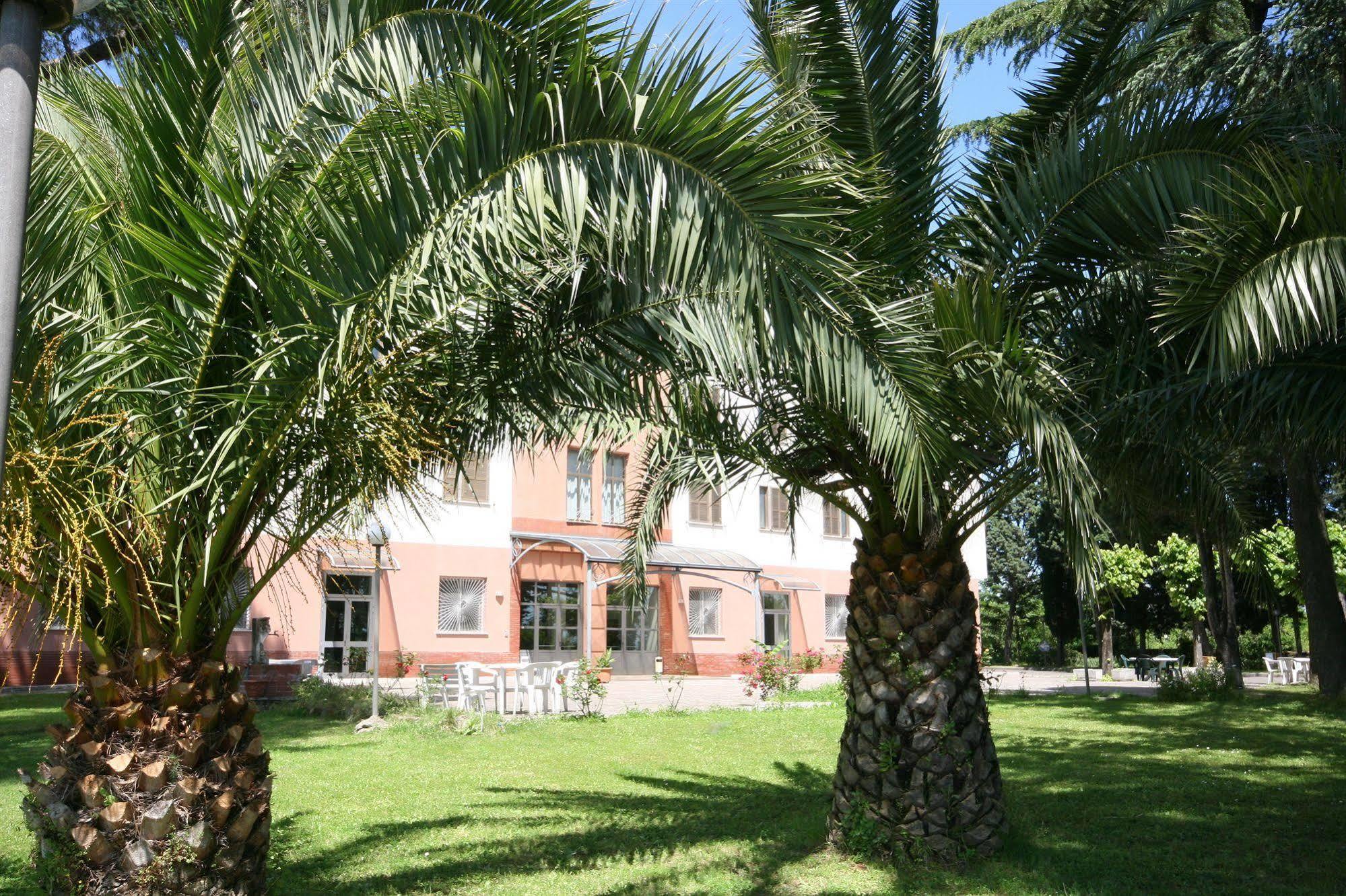 Parco Santa Rita Hotel Sacrofano Exterior photo